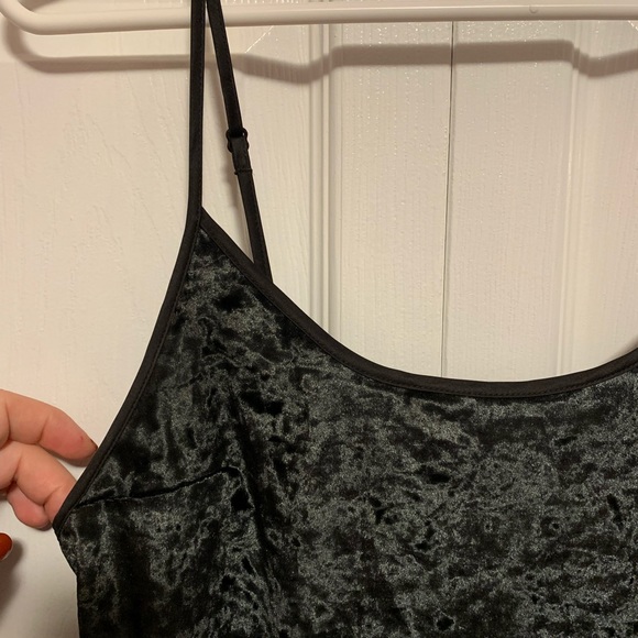 4/&30- Victoria’s Secret Black Velour Slip - Picture 2 of 4